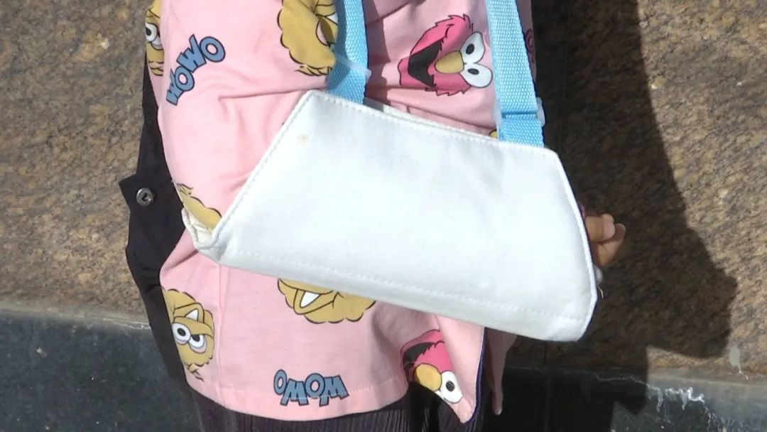 DƬ